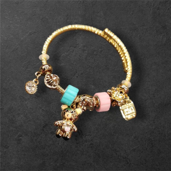 Ατσάλινο βραχιόλι με κρεμαστά charms