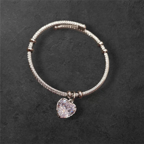 Ατσάλινη βέργα βραχιόλι με κρεμαστή καρδιά στρας