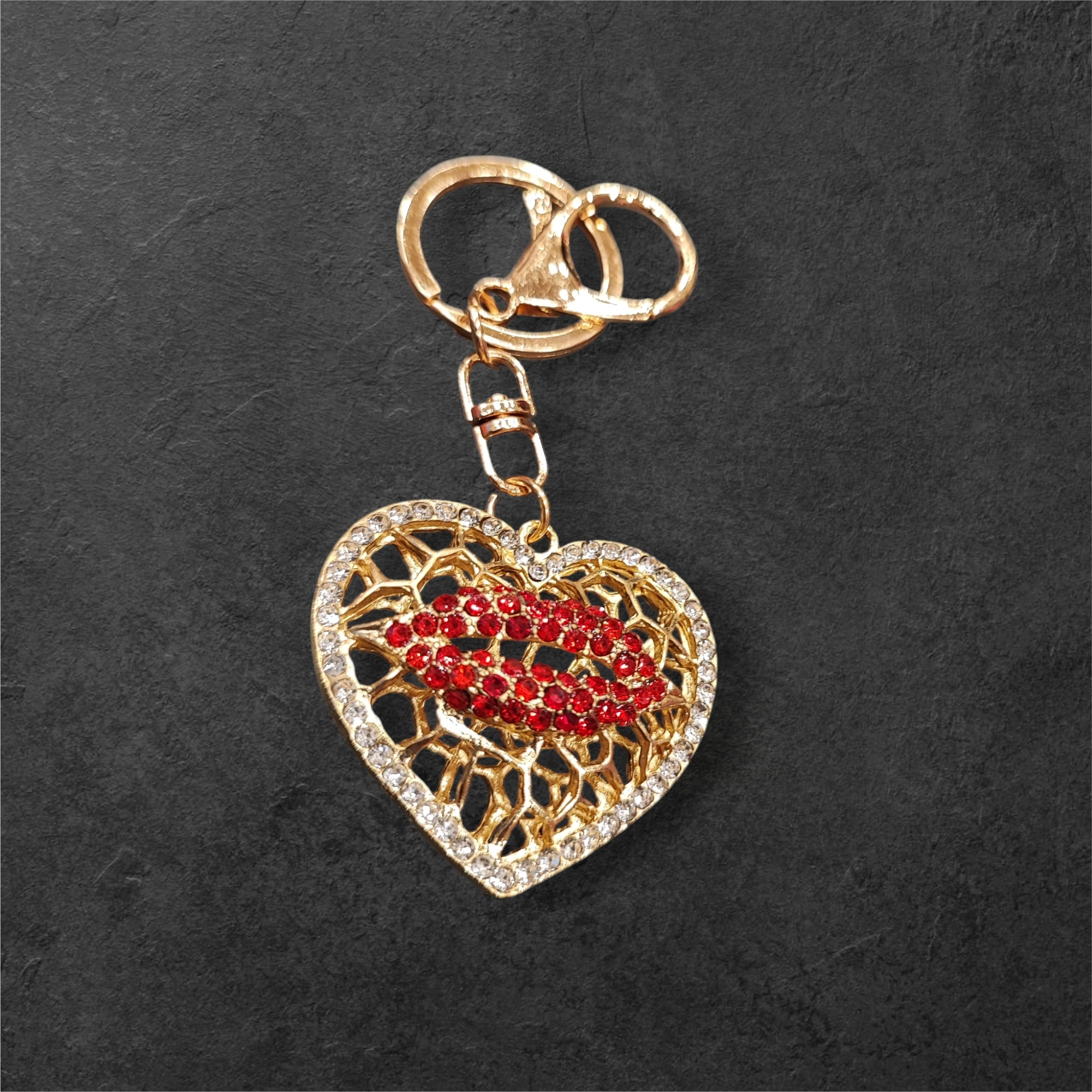 Μπρελόκ καρδιά με κόκκινα χείλη