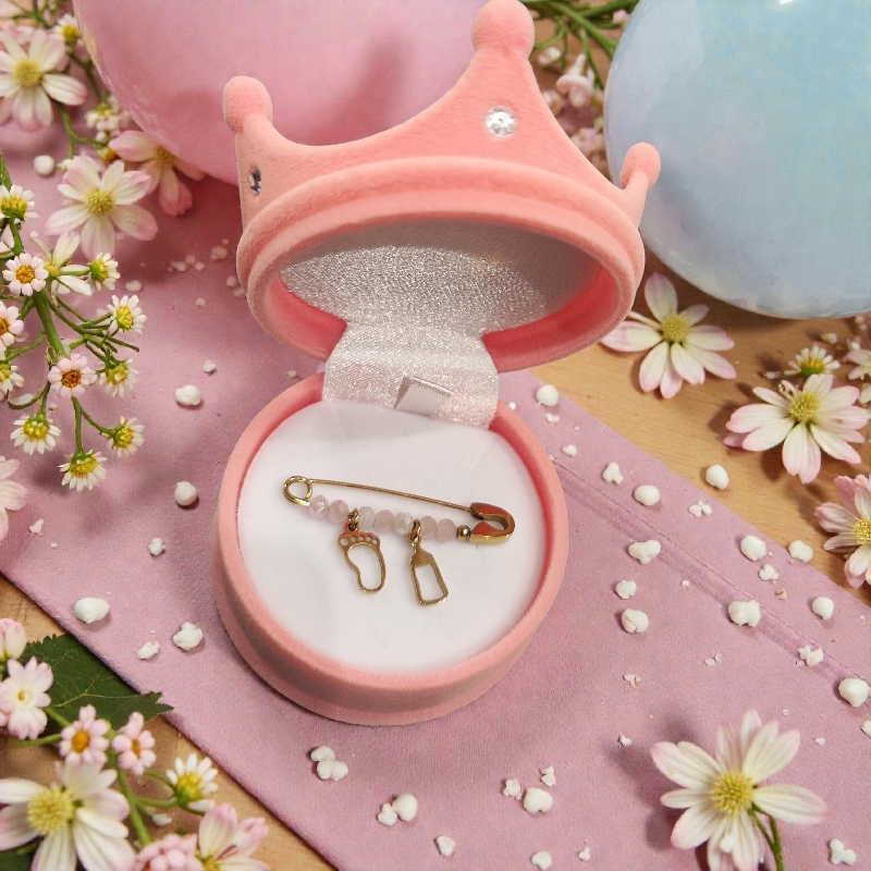 Ατσάλινη καρφίτσα για κοριτσάκι με πατούσα και μπιμπερό