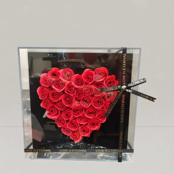 Κουτί Καρδιά 40cm με Κόκκινα Τριαντάφυλλα Σαπουνιού | Ρομαντικό Δώρο Αγάπης – xrxgifts